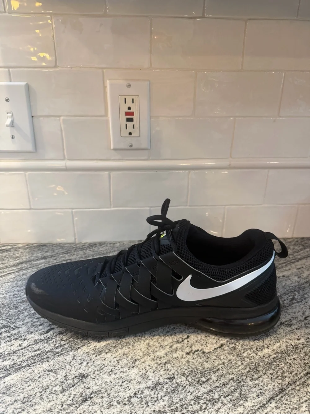 Men’s Nike Fingertrap Max TB 666410-010 Size 15